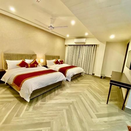 Shelton'S Rezidor House Hotel Pesavar Kültér fotó