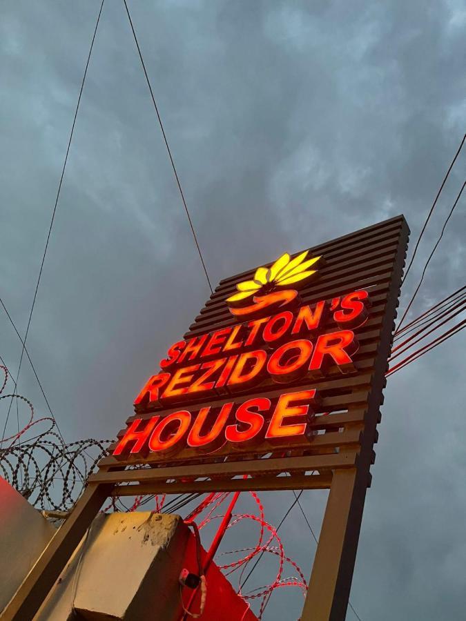 Shelton'S Rezidor House Hotel Pesavar Kültér fotó