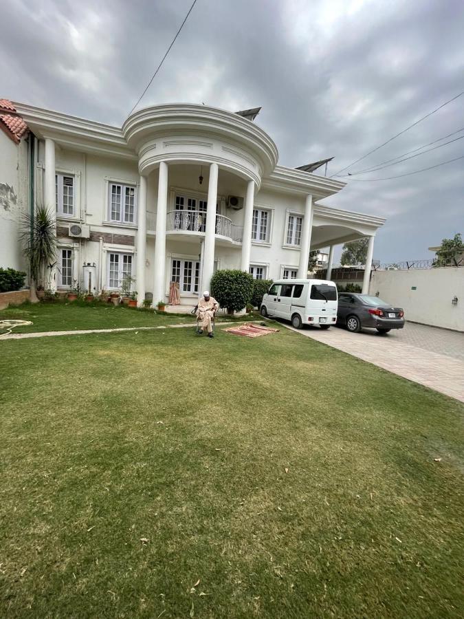 Shelton'S Rezidor House Hotel Pesavar Kültér fotó