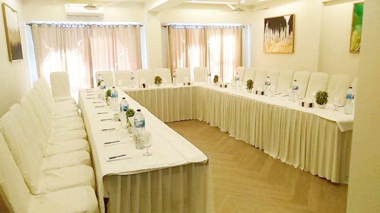 Shelton'S Rezidor House Hotel Pesavar Kültér fotó
