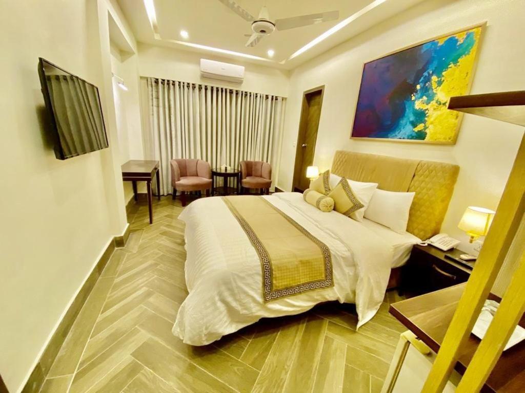 Shelton'S Rezidor House Hotel Pesavar Kültér fotó