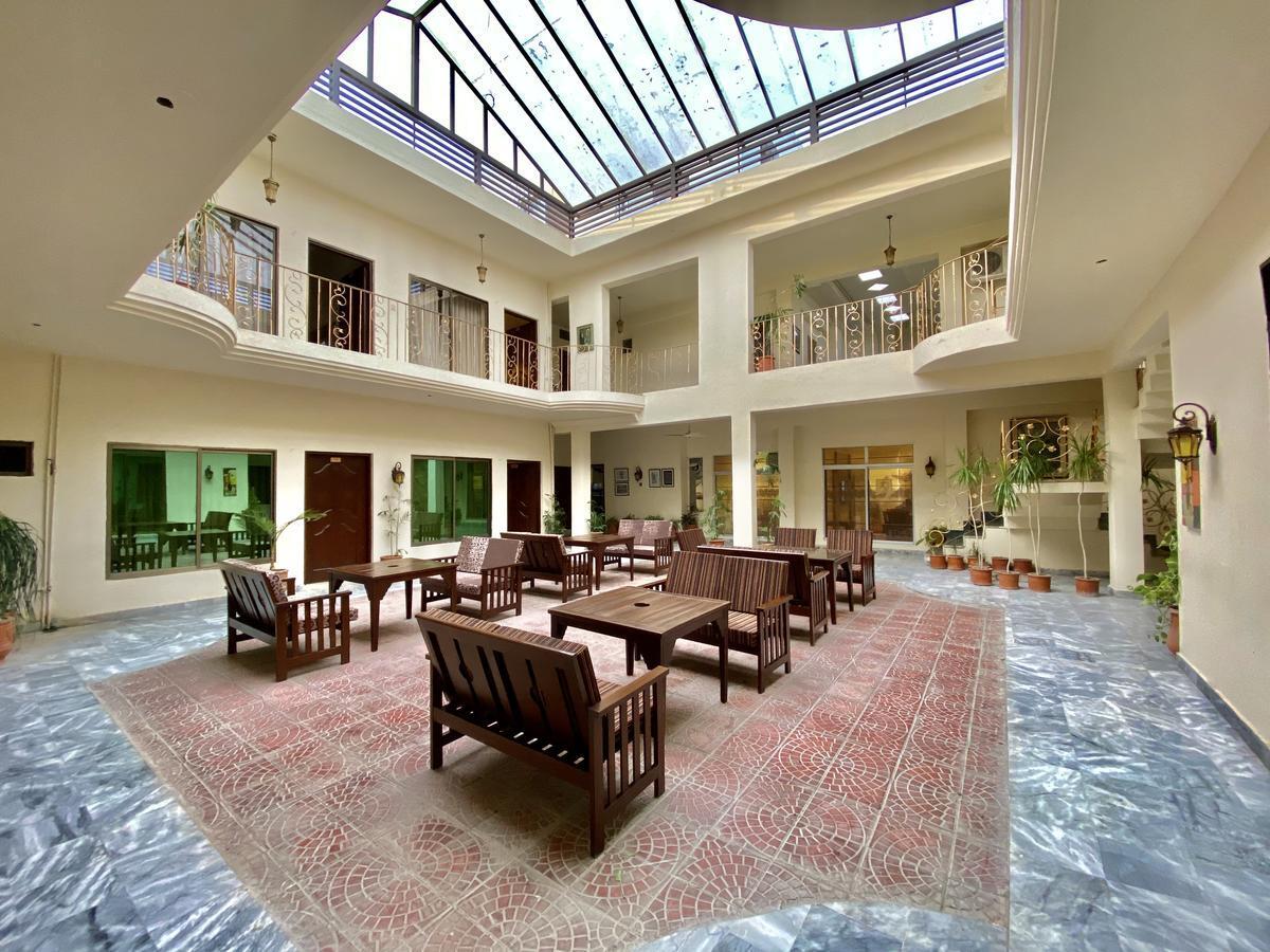 Shelton'S Rezidor House Hotel Pesavar Kültér fotó