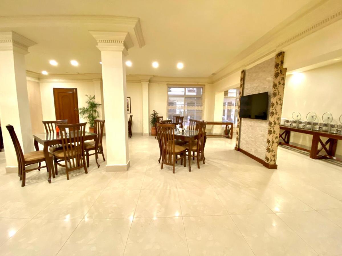 Shelton'S Rezidor House Hotel Pesavar Kültér fotó